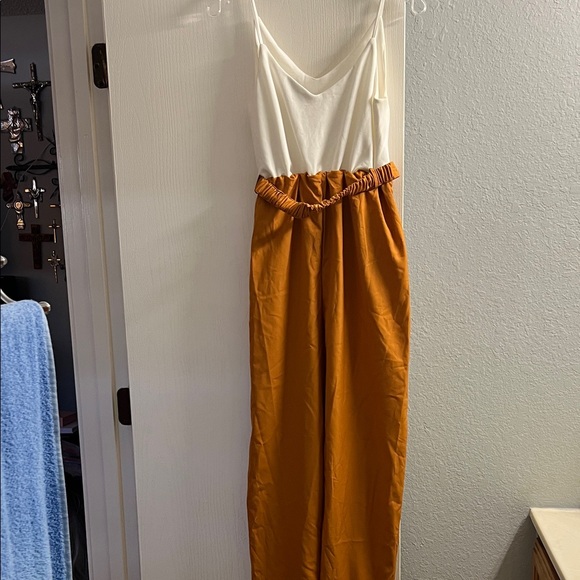 High-Waist Wide-Leg Cargo Jumpsuit in Burnt Orange - Picture 4 of 4